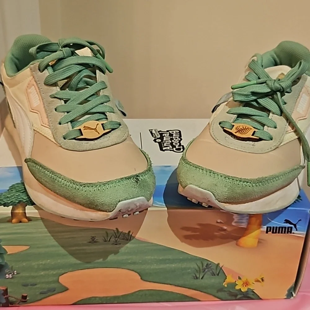 💯Auth PUMA x Animal Crossing™: New Horizons Future Rider Junior Size 5 S - Picture 7 of 11